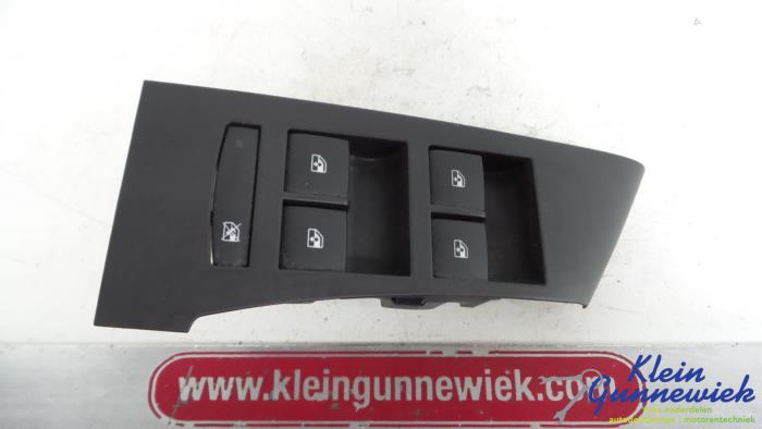 Usados Interruptor combinado de ventanillas Opel Astra Precio € 21,00 Norma de margen ofrecido por Klein Gunnewiek Autodemontage & Motorentechniek