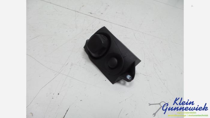 Usados Interruptor de retrovisor Audi Q7 Precio € 23,00 Norma de margen ofrecido por Klein Gunnewiek Autodemontage & Motorentechniek
