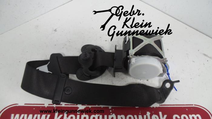 Front seatbelt, left from a BMW 3-Serie 2014