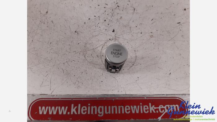 Używane Przelacznik Start/Stop Volkswagen Golf Cena € 25,00 Procedura marży oferowane przez Klein Gunnewiek Autodemontage & Motorentechniek