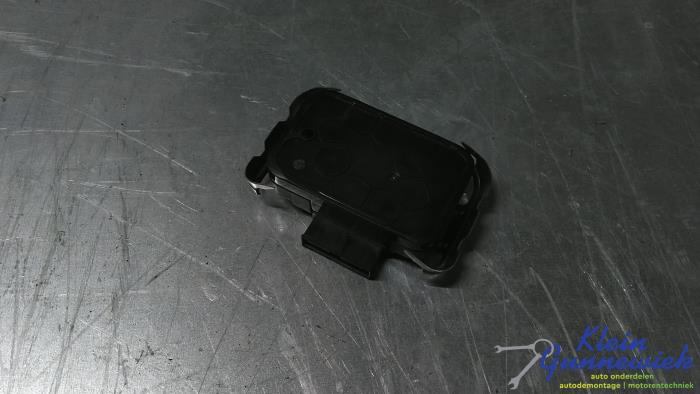 Begagnade Regnsensor Opel Vectra Pris € 20,00 Marginaltabell erbjuds av Klein Gunnewiek Autodemontage & Motorentechniek
