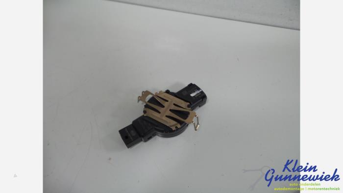 Begagnade Regnsensor Opel Astra Pris € 28,00 Marginaltabell erbjuds av Klein Gunnewiek Autodemontage & Motorentechniek