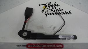 Usados Lengüeta cinturón de seguridad derecha delante Opel Zafira Precio de solicitud ofrecido por Gebr.Klein Gunnewiek Ho.BV