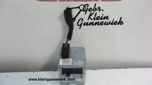 Usados Interruptor de arranque Renault Captur Precio de solicitud ofrecido por Gebr.Klein Gunnewiek Ho.BV