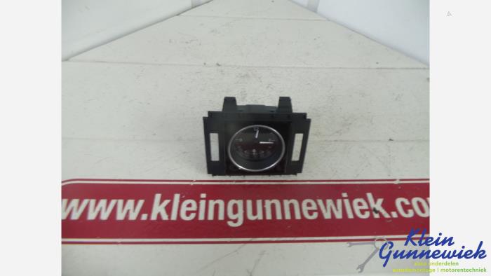 Begagnade Klocka Volkswagen Passat Pris € 21,00 Marginaltabell erbjuds av Klein Gunnewiek Autodemontage & Motorentechniek