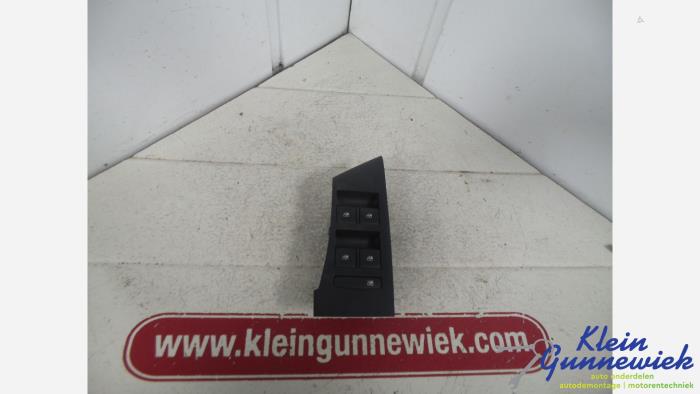 Usados Interruptor combinado de ventanillas Opel Astra Precio € 20,00 Norma de margen ofrecido por Klein Gunnewiek Autodemontage & Motorentechniek