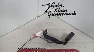 Usados Lengüeta de cinturón de seguridad derecha detrás Renault Twingo Precio de solicitud ofrecido por Gebr.Klein Gunnewiek Ho.BV
