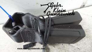 Usados Lengüeta de cinturón de seguridad izquierda detrás Opel Astra Precio de solicitud ofrecido por Gebr.Klein Gunnewiek Ho.BV