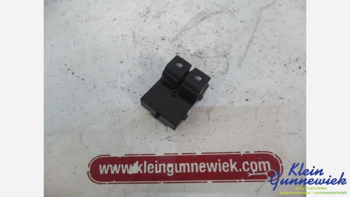 Usados Interruptor combinado de ventanillas Opel Karl Precio € 20,00 Norma de margen ofrecido por Klein Gunnewiek Autodemontage & Motorentechniek