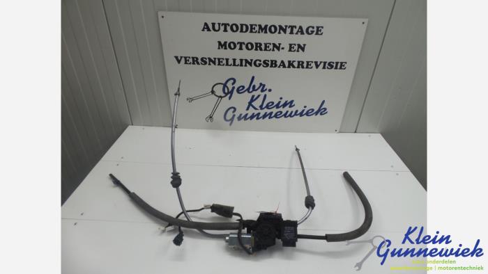 Używane Roleta prawa Audi A8 Cena € 28,00 Procedura marży oferowane przez Klein Gunnewiek Autodemontage & Motorentechniek
