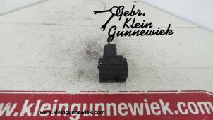 Usados Interruptor faro lhv Volkswagen Transporter Precio de solicitud ofrecido por Gebr.Klein Gunnewiek Ho.BV