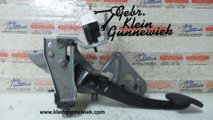 Usados Pedal de freno Renault Clio Precio de solicitud ofrecido por Gebr.Klein Gunnewiek Ho.BV