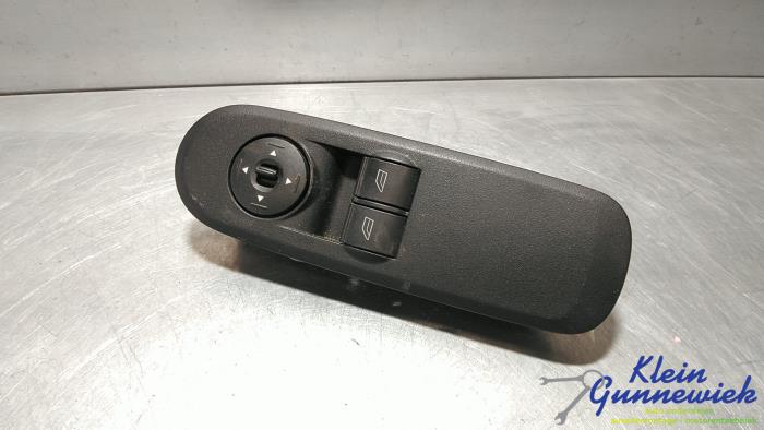 Usados Interruptor combinado de ventanillas Ford S-Max Precio € 15,00 Norma de margen ofrecido por Klein Gunnewiek Autodemontage & Motorentechniek