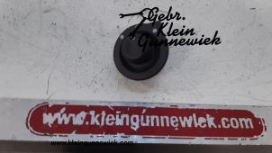 Gebrauchte Spiegel Schalter Renault Master Preis € 15,00 Margenregelung angeboten von Gebr.Klein Gunnewiek Ho.BV