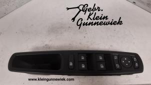 Usagé Commutateur combi vitres Renault Megane Prix sur demande proposé par Gebr.Klein Gunnewiek Ho.BV