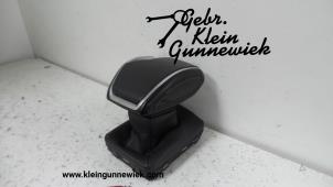 Używane Pokrywa dzwigni zmiany biegów Volkswagen Touareg Cena na żądanie oferowane przez Gebr.Klein Gunnewiek Ho.BV
