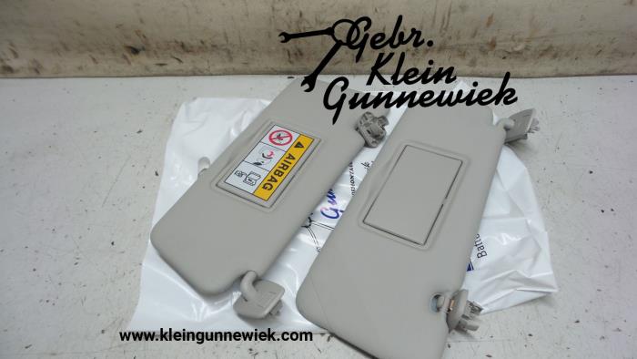Zonneklep set from a Renault Clio 2015