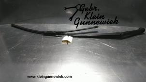 Gebrauchte Scheibenwischerarm vorne Renault Koleos Preis auf Anfrage angeboten von Gebr.Klein Gunnewiek Ho.BV