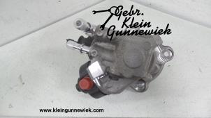 Used Mechanical fuel pump Kia Carens Price on request offered by Gebr.Klein Gunnewiek Ho.BV