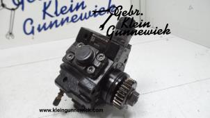 Usados Bomba de gasolina mecánica Renault Master Precio € 75,00 Norma de margen ofrecido por Gebr.Klein Gunnewiek Ho.BV
