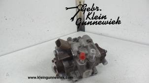 Gebrauchte Kraftstoffpumpe Mechanisch Volkswagen Transporter Preis auf Anfrage angeboten von Gebr.Klein Gunnewiek Ho.BV