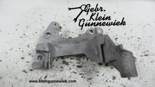 Used Alternator lower bracket Renault Clio Price on request offered by Gebr.Klein Gunnewiek Ho.BV