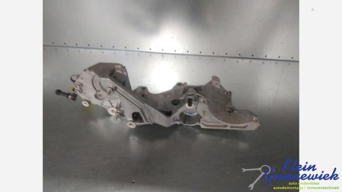 Usagé Support dynamo bas Seat Ibiza Prix € 25,00 Règlement à la marge proposé par Klein Gunnewiek Autodemontage & Motorentechniek