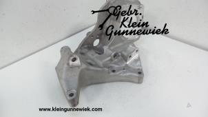 Used Alternator lower bracket Volvo V40 Price on request offered by Gebr.Klein Gunnewiek Ho.BV