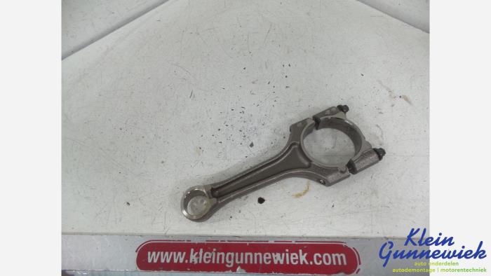 Używane Korbowód Audi S3 Cena € 55,00 Procedura marży oferowane przez Klein Gunnewiek Autodemontage & Motorentechniek
