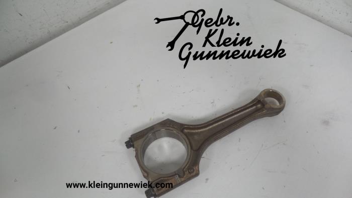 Connecting rod from a Volkswagen Golf 2015