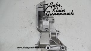 Używane Wspornik pradnicy dolny Audi A6 Cena na żądanie oferowane przez Gebr.Klein Gunnewiek Ho.BV