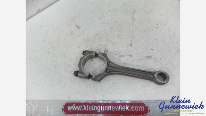 Używane Korbowód Skoda Fabia Cena € 29,00 Procedura marży oferowane przez Klein Gunnewiek Autodemontage & Motorentechniek