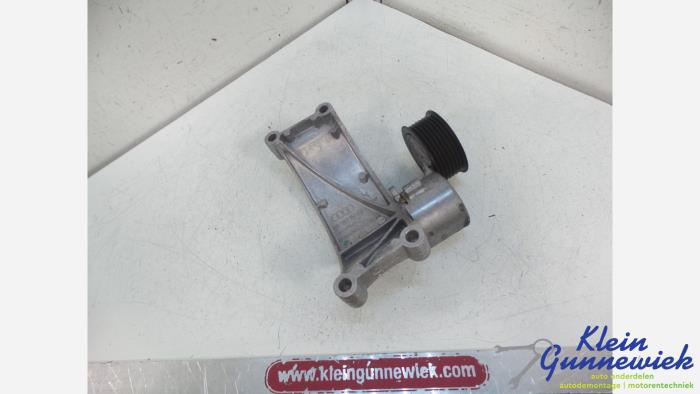 Usagé Support dynamo bas Audi A6 Prix € 32,00 Règlement à la marge proposé par Klein Gunnewiek Autodemontage & Motorentechniek