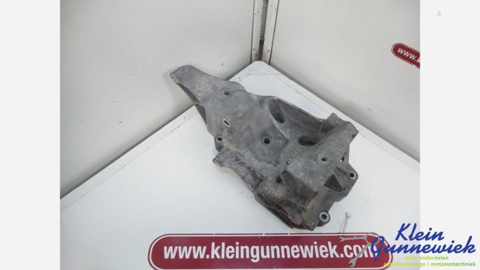 Usagé Support dynamo bas BMW 1-Série Prix € 32,00 Règlement à la marge proposé par Klein Gunnewiek Autodemontage & Motorentechniek