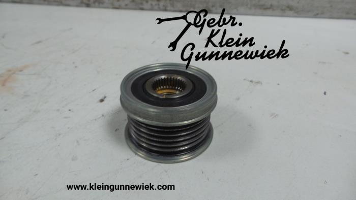 Alternator pulley from a Volkswagen Polo 2011