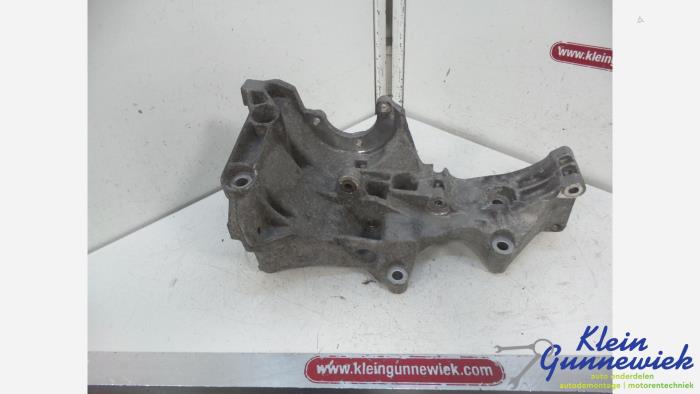 Usagé Support dynamo bas Audi A6 Prix € 19,00 Règlement à la marge proposé par Klein Gunnewiek Autodemontage & Motorentechniek