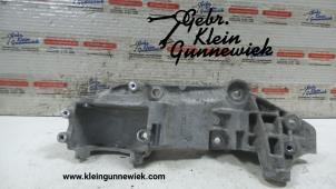 Used Alternator lower bracket Opel Movano Price on request offered by Gebr.Klein Gunnewiek Ho.BV
