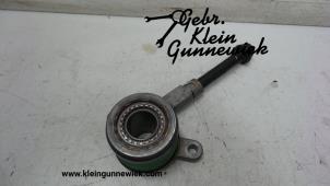 Usados Cilindro auxiliar de embrague Opel Vivaro Precio de solicitud ofrecido por Gebr.Klein Gunnewiek Ho.BV