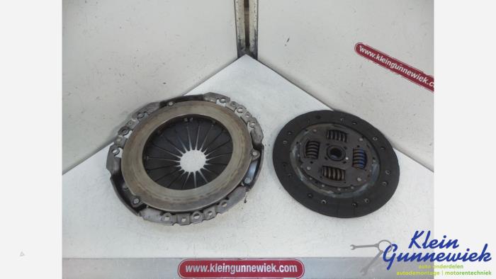 Usagé Kit embrayage (complet) Renault Master Prix € 75,00 Règlement à la marge proposé par Klein Gunnewiek Autodemontage & Motorentechniek