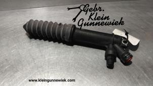 Gebrauchte Kupplung Hilfszylinder Audi A4 Preis auf Anfrage angeboten von Gebr.Klein Gunnewiek Ho.BV