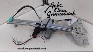 Używane Silnik szyby drzwiowej Kia Rio Cena na żądanie oferowane przez Gebr.Klein Gunnewiek Ho.BV