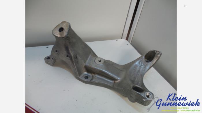 Used Engine mount Audi A8 Price € 20,00 Margin scheme offered by Klein Gunnewiek Autodemontage & Motorentechniek