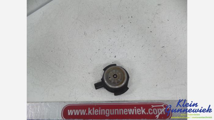 Begagnade Kamaxelsensor BMW 1-Serie Pris € 15,00 Marginaltabell erbjuds av Klein Gunnewiek Autodemontage & Motorentechniek