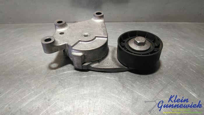 Usados Rodillo tensor correa múltiple Ford Focus Precio € 29,00 Norma de margen ofrecido por Klein Gunnewiek Autodemontage & Motorentechniek