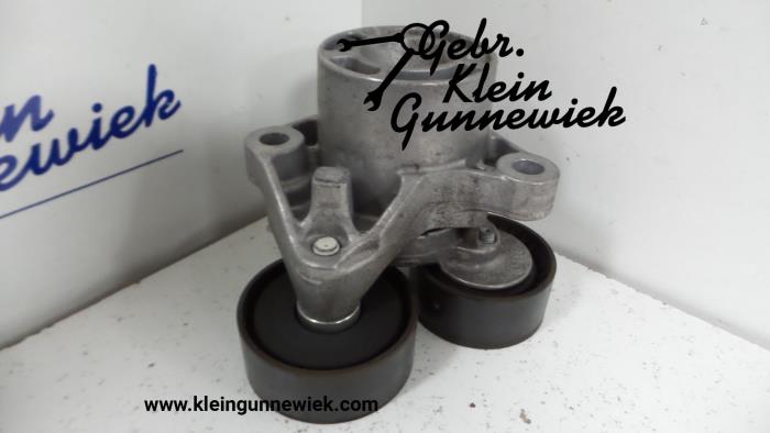 Drive belt tensioner from a BMW 3-Serie 2013