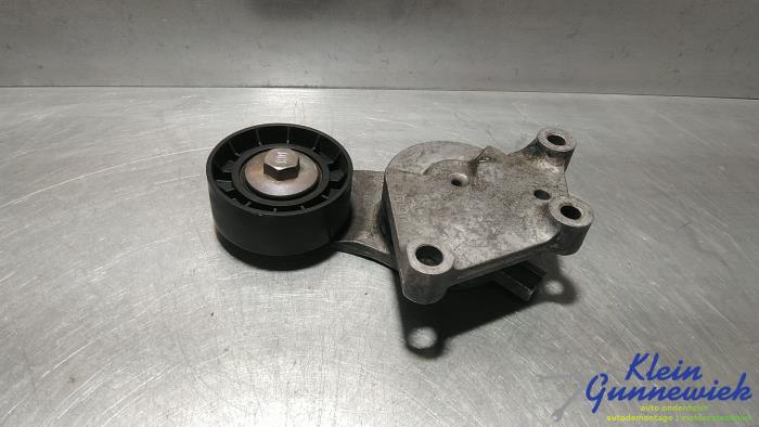 Usados Rodillo tensor correa múltiple Ford C-Max Precio € 35,00 Norma de margen ofrecido por Klein Gunnewiek Autodemontage & Motorentechniek