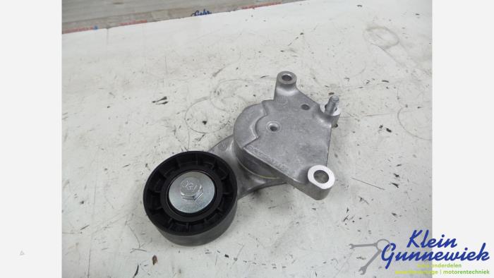 Usados Rodillo tensor correa múltiple Ford C-Max Precio € 35,00 Norma de margen ofrecido por Klein Gunnewiek Autodemontage & Motorentechniek