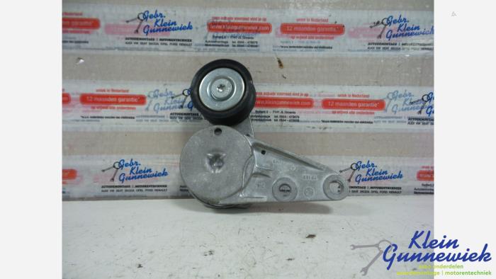 Usados Rodillo tensor correa múltiple Ford Kuga Precio € 15,00 Norma de margen ofrecido por Klein Gunnewiek Autodemontage & Motorentechniek