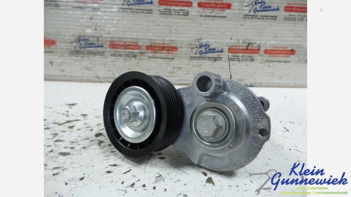 Usados Rodillo tensor correa múltiple Opel Antara Precio € 19,00 Norma de margen ofrecido por Klein Gunnewiek Autodemontage & Motorentechniek