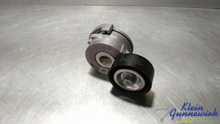 Usados Rodillo tensor correa múltiple Ford Kuga Precio € 25,00 Norma de margen ofrecido por Klein Gunnewiek Autodemontage & Motorentechniek